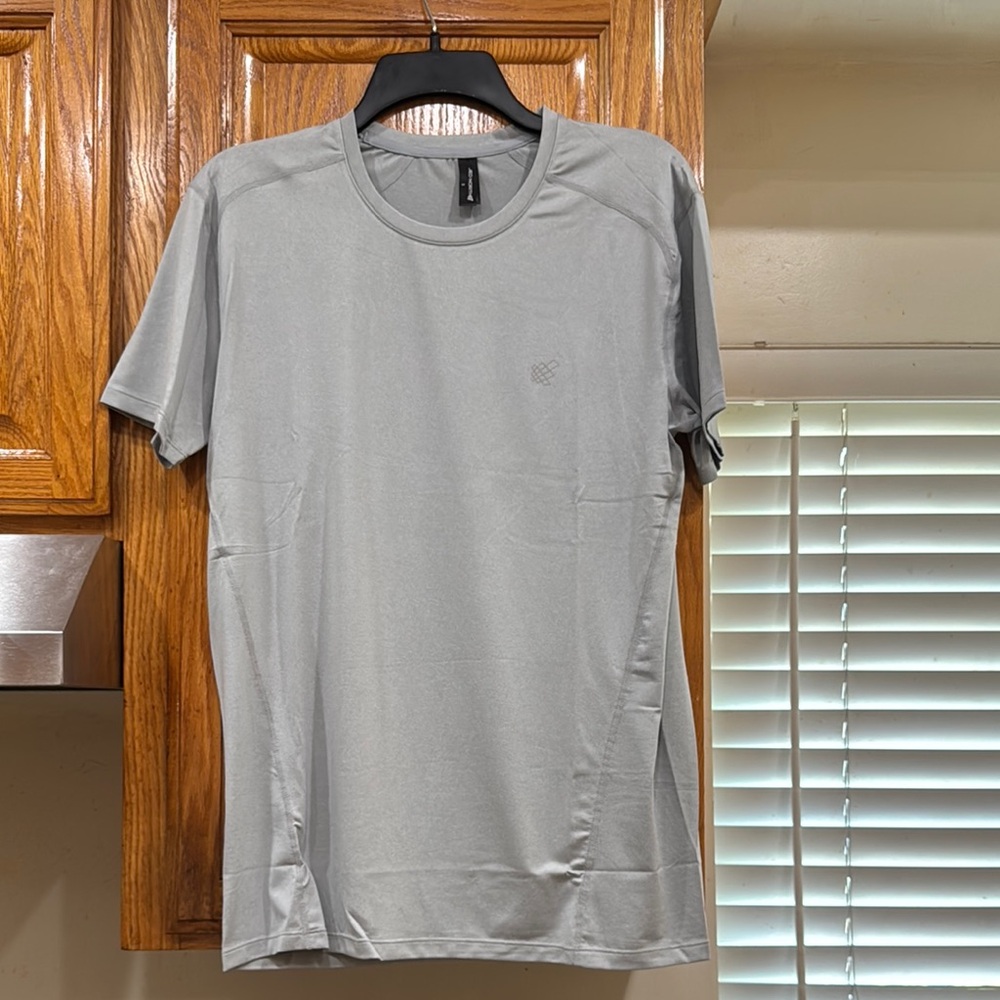 NWT MEN’s Jed North Gray Short Sleeve Tee size SMALL (36-38)
